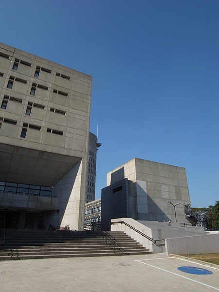 桃園縣中壢市元智大學圖書館後門2.JPG