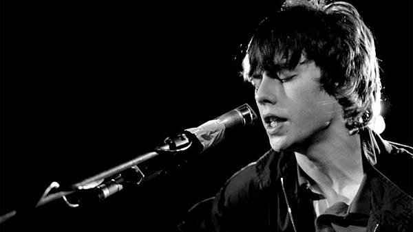 Jake_Bugg_performs_1599599a