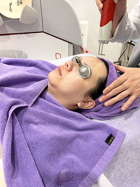 【醫美】除斑細緻毛孔推薦～台北愛爾麗診所分享-蜂巢皮秒心得分