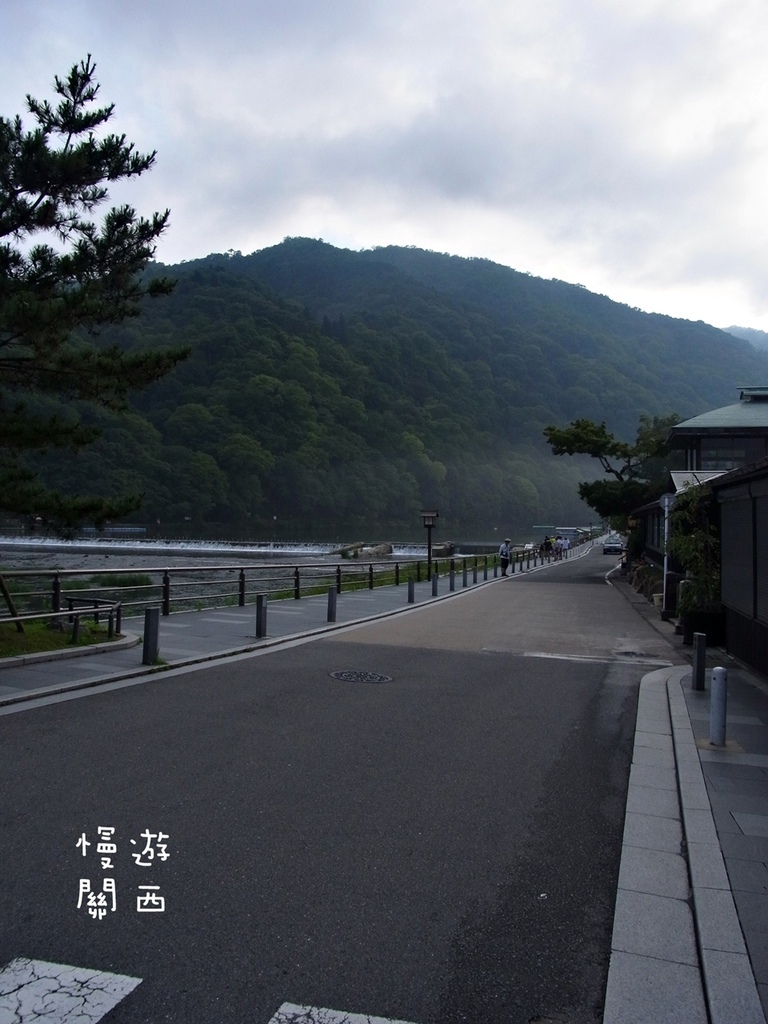 慢遊關西(10)京都景點－嵐山大街、嵐山ちりめん細工館、嵐電
