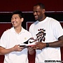 Nike 球星 LeBron James 贈送簽名球鞋Ambassador IV給U19代表球員胡瓏貿 鼓勵用運動繼續努力傾注對籃球的熱愛.jpg