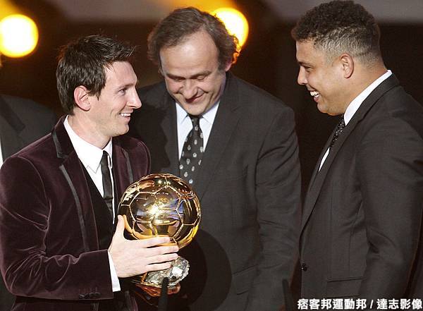 梅西(Lionel Messi)榮獲2011年FIFA金球獎 連續三年獲獎！