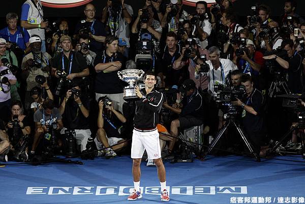 Novak Djokovic 攝影師擠滿滿
