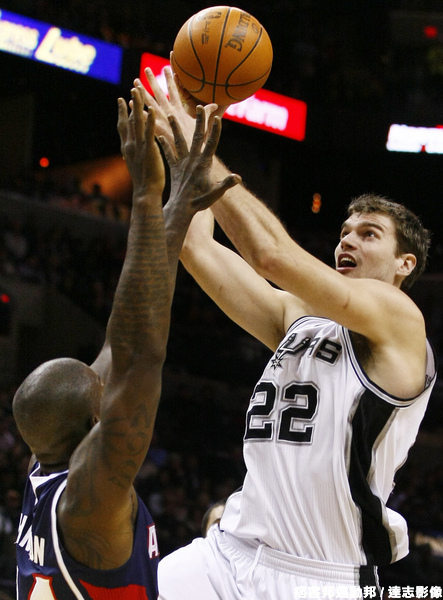 巴克利隊：Tiago Splitter