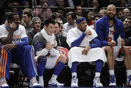 尼克四大主將在場邊悠閒 尼克四大主將在場邊悠閒