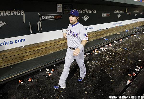 Josh Hamilton在休息室獨自享受這個榮耀時刻