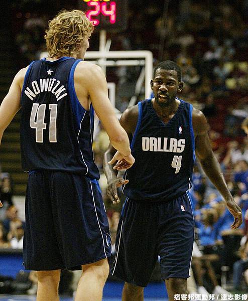 瘋狂小牛--Dirk Nowitzki 與 Michael Finley