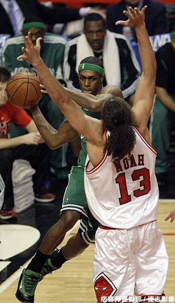 Rajon Rondo--2009 年 對公牛 單挑 Rose 