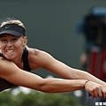 Sharapova 直落二擊敗 Kanepi，晉級四強