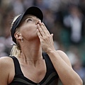 Sharapova 直落二擊敗 Kanepi，晉級四強