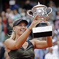 Sharapova 大豐收，搶下后座 奪回球后