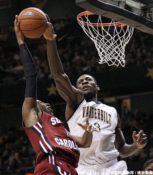 中鋒--5.Festus Ezeli--Vanderbilt（范德堡大學），大四（6呎11，264磅）