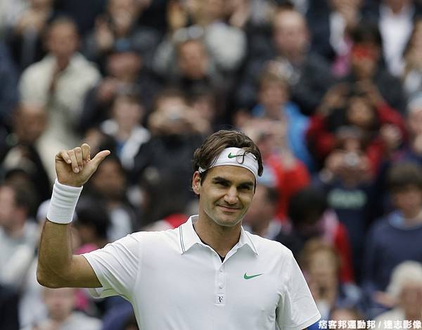 Federer 以 3 比 1 淘汰 Malisse