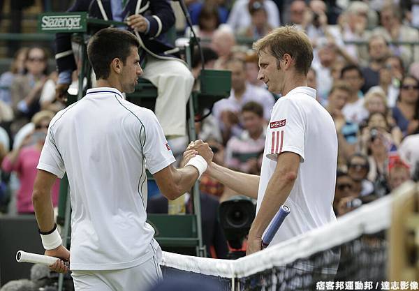 Djokovic 直落三擊退 Mayer ，晉級四強