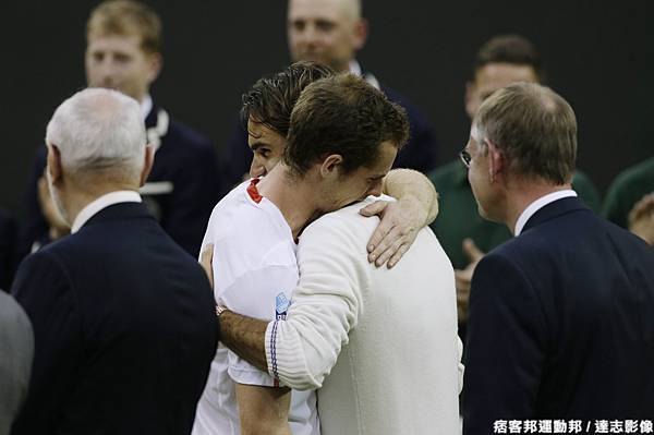 Federer 奪下第七座溫網冠軍 重返榮耀！