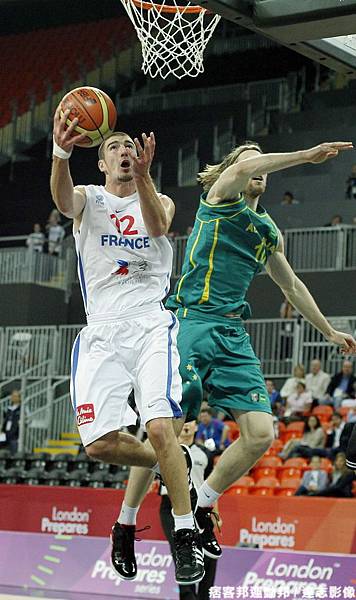 法國 -- Nando De Colo