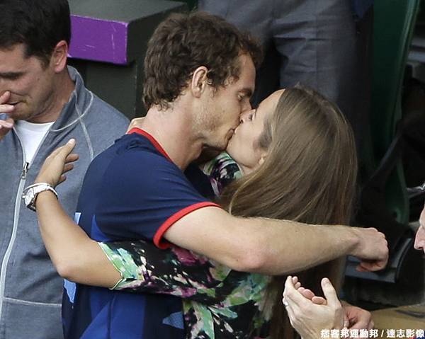 [男子網球] Andy Murray 和 Kim Sears 的深情一吻