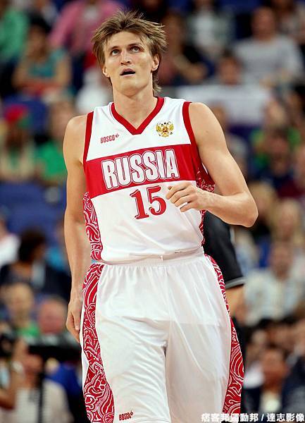 俄羅斯攻守重心 Kirilenko 拿到 19 分 13 籃板