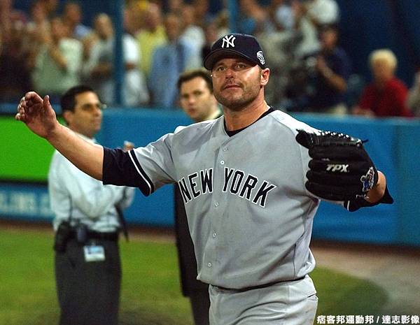 Roger Clemens 首度宣布退休