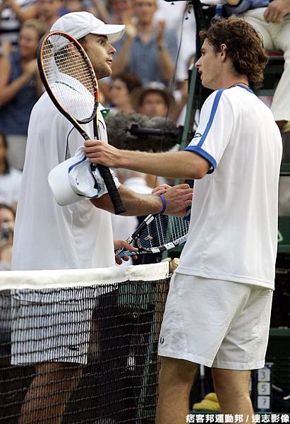 2006 年  Roddick 在溫網敗給 Andy Murray