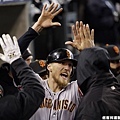 Hunter Pence 跑回巨人隊的第1分