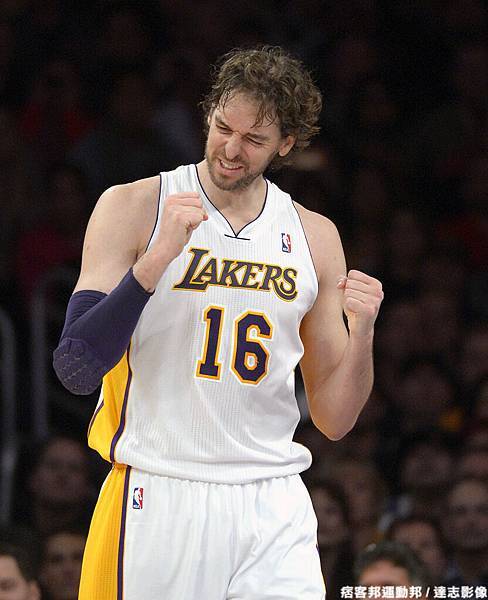 Pau Gasol 本場比賽攻得 17 分  生涯總得分突破 15,000 分