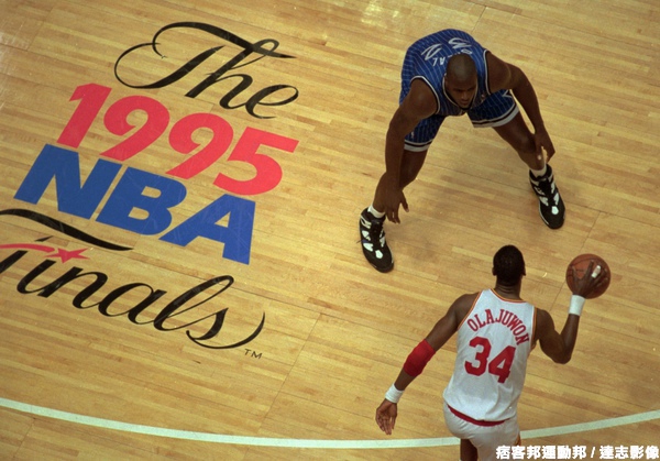 6. HAKEEM OLAJUWON vs.SHAQUILLE O’NEAL