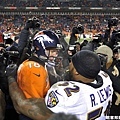 Peyton Manning 與 Ray Lewis 賽後交談