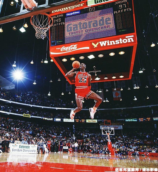 6.1988--參加灌籃大賽的Air Jordan