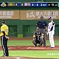 歷史性的一刻！曼尼(Manny Ramirez) 中華職棒首打席 2013.03.27