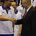副總統吳敦義與代表團握手勉勵
