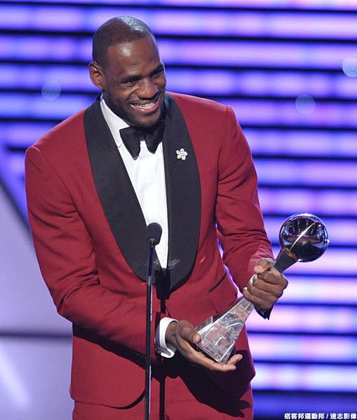 LeBron James獲頒最佳男運動員