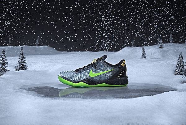 KOBE 8 SYSTEM蛻去舊的皮膚，迎接即將在明年2月登場的KOBE 9 ELITE