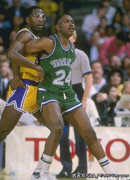 Mark Aguirre