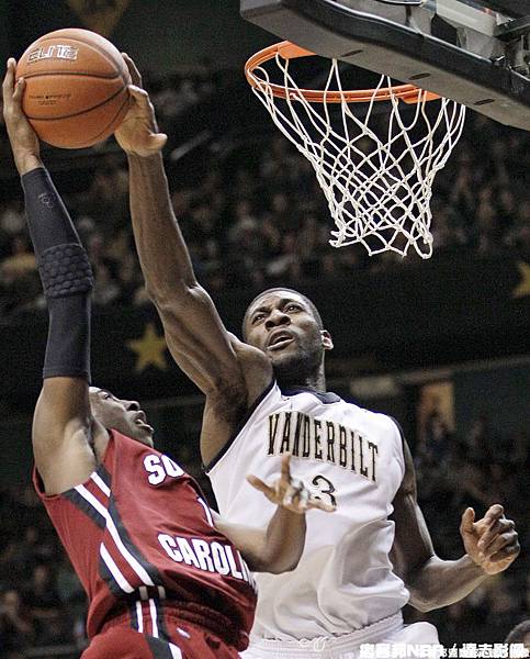 5.Festus Ezeli