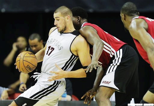 瓦蘭休納斯(Jonas Valanciunas) A