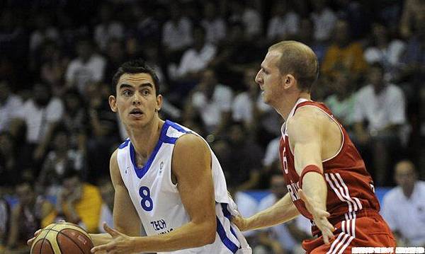 Tomas Satoransky(圖左)