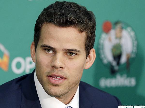 Kris Humphries加盟綠衫軍