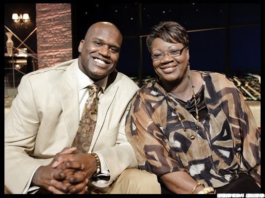 Shaquille O'Neal與老媽