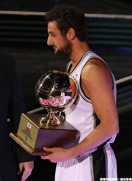 Marco Belinelli拿下三分球大賽冠軍