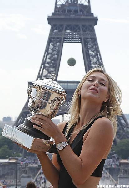 莎娃苦戰三盤勝 生涯二度捧法網金盃