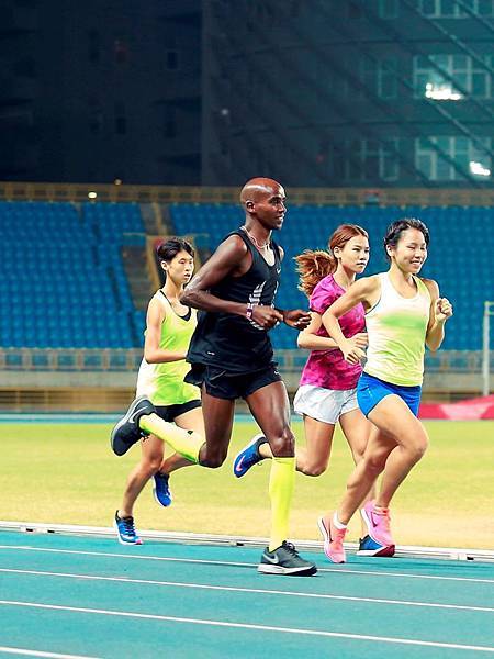 Nike 中長跑運動員Mo Farah與喜愛跑步的朋友們一同進行訓練，幫助跑者們迎接即將到來的馬拉松賽季