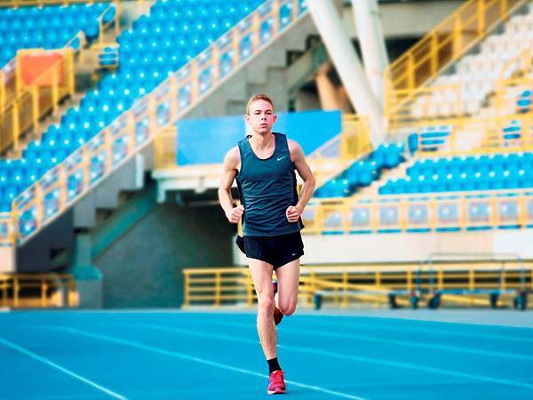 美國室內10,000公尺紀錄保持者Galen Rupp 認為Zoom Structure 18能夠幫助他跑得更快