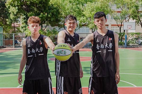 image002.jpg image002.jpg