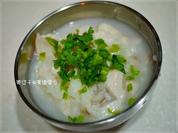 香菜魚片粥5.JPG