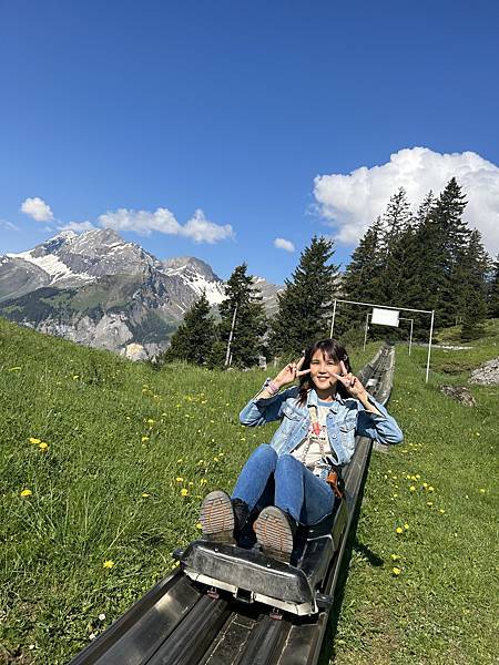 瑞士。超小眾景點 ☆ 歐士能湖 Oeschinensee，一