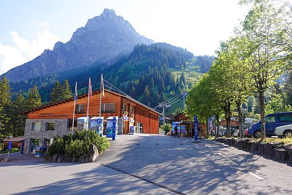 瑞士。超小眾景點 ☆ 歐士能湖 Oeschinensee，一