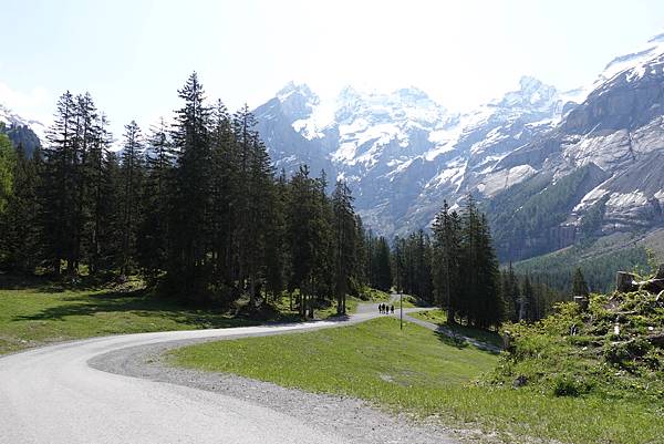 瑞士。超小眾景點 ☆ 歐士能湖 Oeschinensee，一