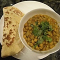 Chickpea curry w/ naan bread