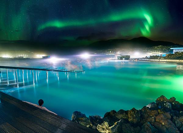 Blue-Lagoon-Iceland-Northern-Lights